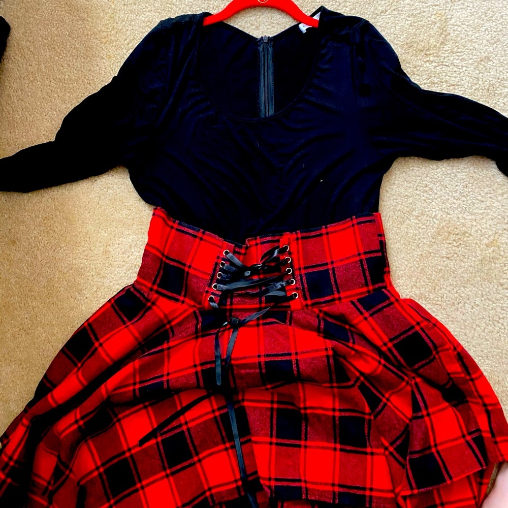 Dressfo, size 10,black/red plaid long sleeve dress